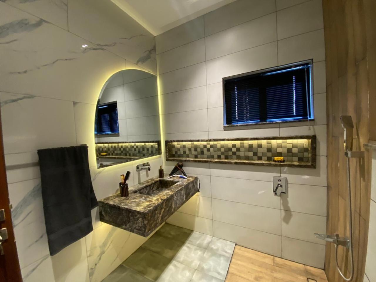 Firefly Retreat-Your Home Away From Home Rawalpindi Bagian luar foto